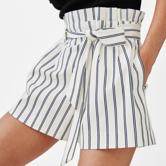 Zara TRF Pleated Belted High Waist Paper Bag Shorts White Striped Size XS New - Picture 2 of 7